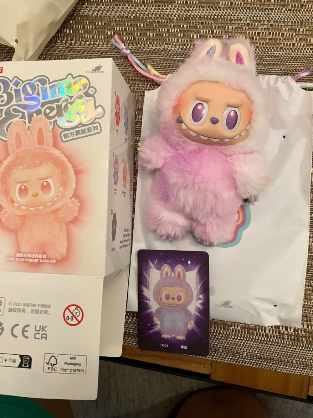 Labubu - Luck - BIG INTO ENERGY - POP MART - The Monsters - Picture 4 of 4